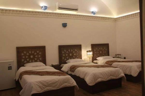 اتاق سه تخته هتل سنتی پارس یزد